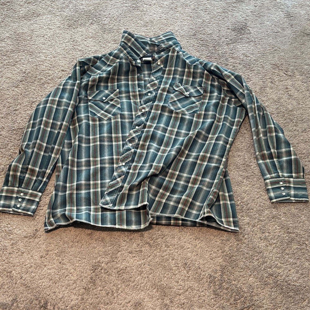 Wrangler Blue and White Plaid Button-Down Shirt